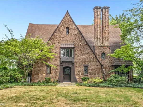 2717 Leighton Rd, Shaker Heights, OH 44120