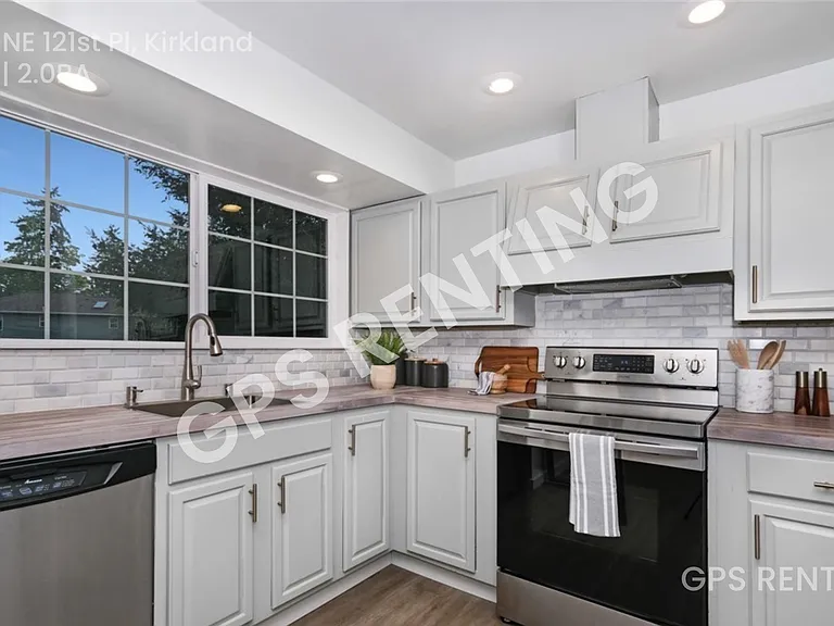 9471 NE 121st Pl — Photo 7