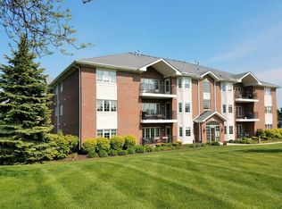 13148 Timber Trl APT 101, Palos Heights, IL 60463