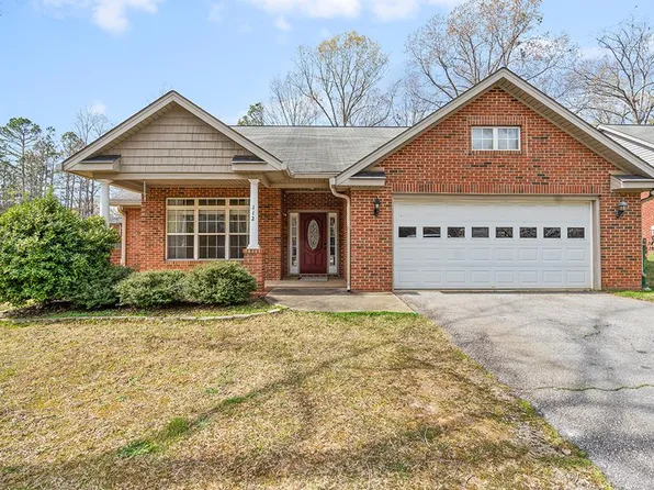 112 Winston Ct W, Greenwood, SC 29649