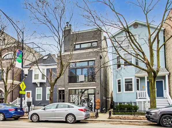 2217 W Roscoe St #2, Chicago, IL 60618