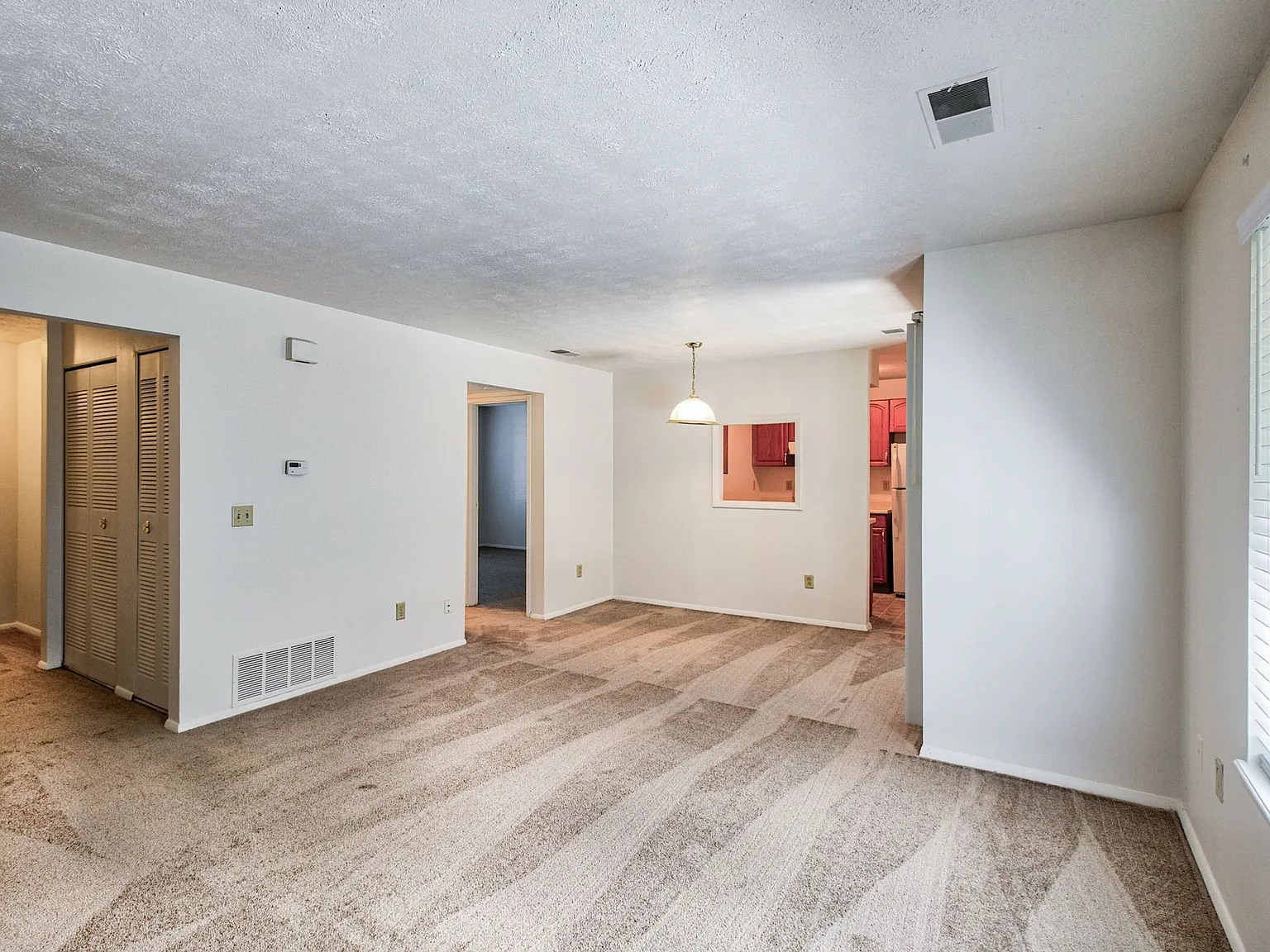Windsor Gardens Apartments — Photo 3