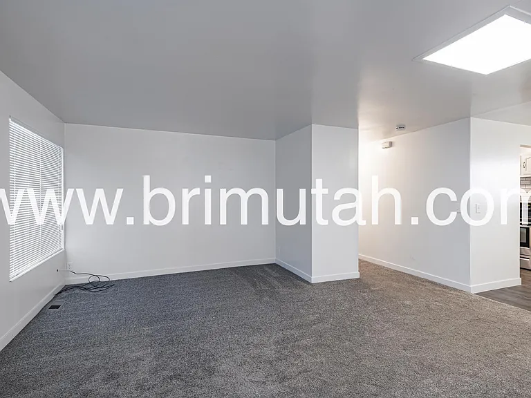 1877 E Osage Orange Ave #3 — Photo 3