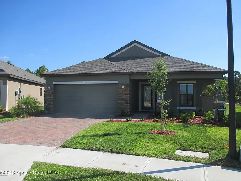 1213 Musgrass Cir — Photo 1