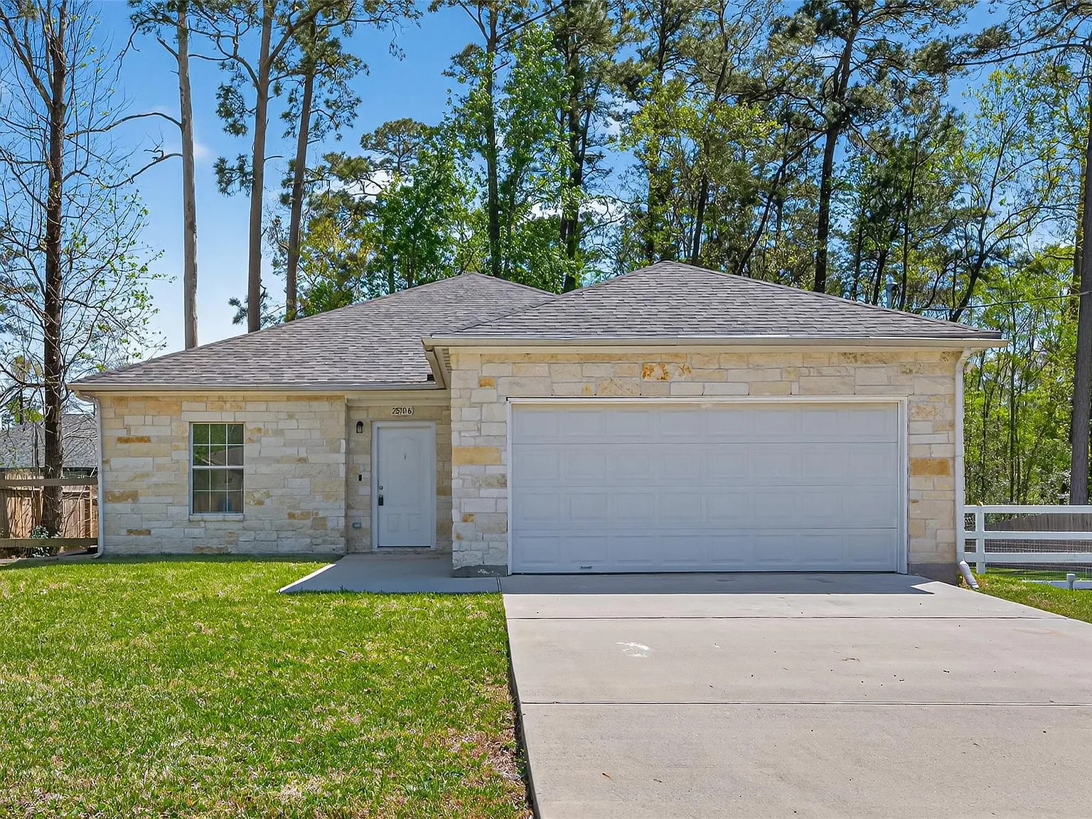 3 bed, 2.5 bath, 1620 sqft, $1,800 — Photo 1