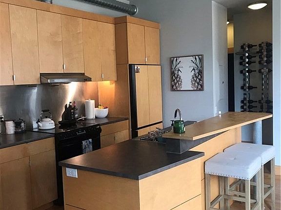 3rd image of 81 Vine St APT 406