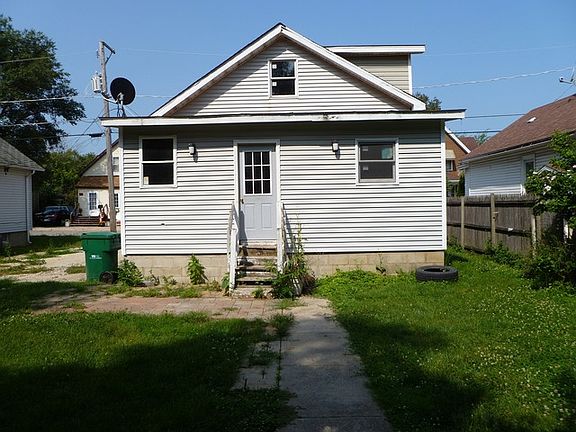 4th image of 606 N Abe St