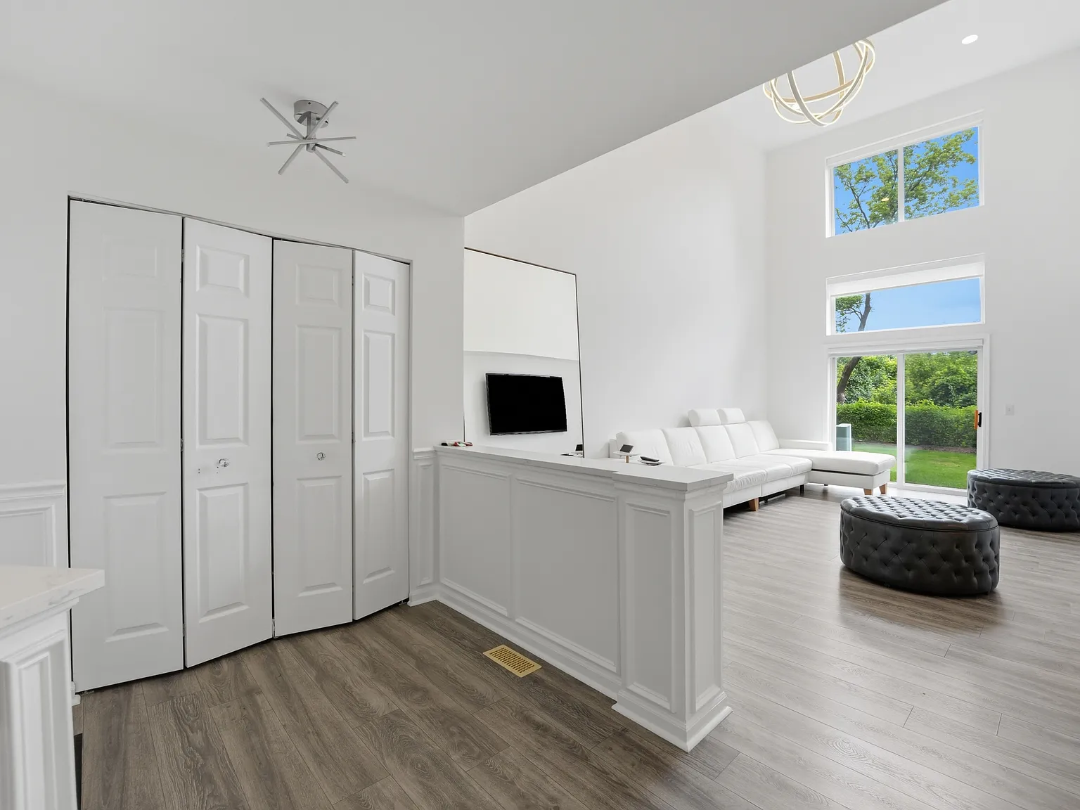 2 bed, 1252 sqft, $2,600 — Photo 3