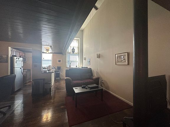 5th image of 464 Central Ave APT B9