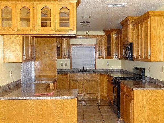 2nd image of 1111 Drury Ln