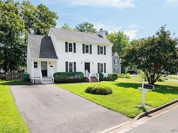 2nd image of 4915 Castle Point Ct