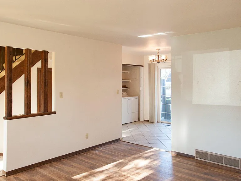 2628 Leisure Dr — Photo 4