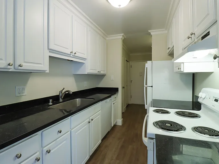 4747 Atherton Ave — Photo 5
