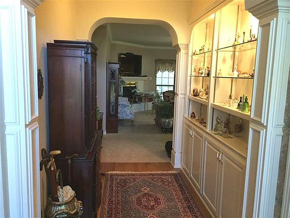 3rd image of 59 Pebble Creek Dr S