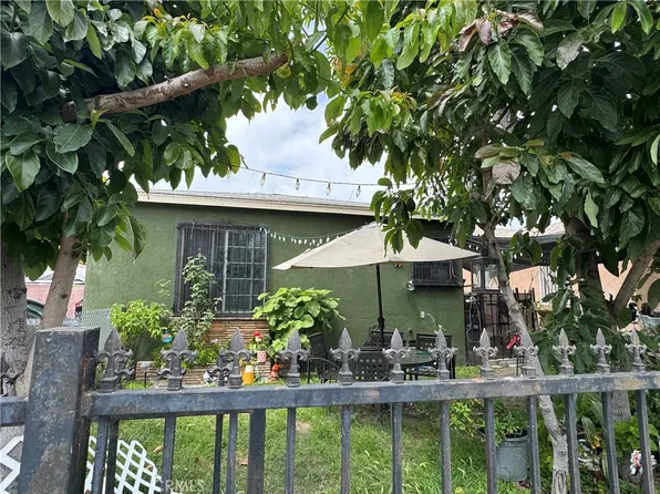 5121 E 60th St, Maywood, CA 90270