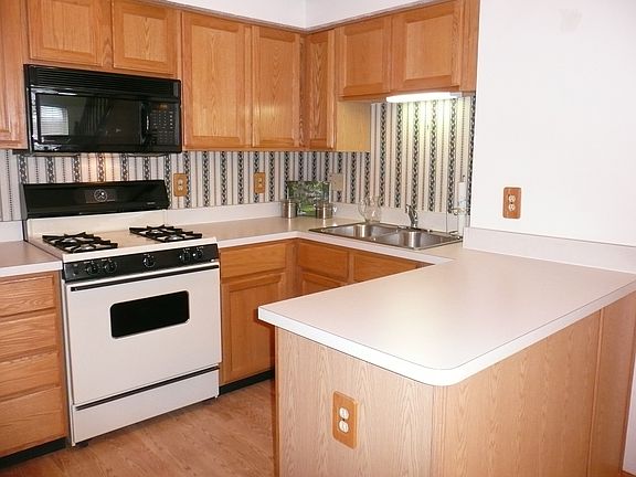 2nd image of 542 Brickstone Dr