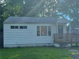 1304 Lee Ln, Hopewell, VA 23860