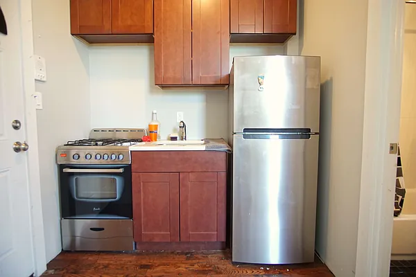 Rented by Lofts and Flats LLC | media 7