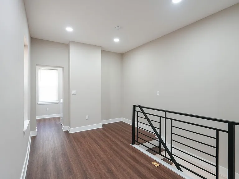 1709 Moore St — Photo 9