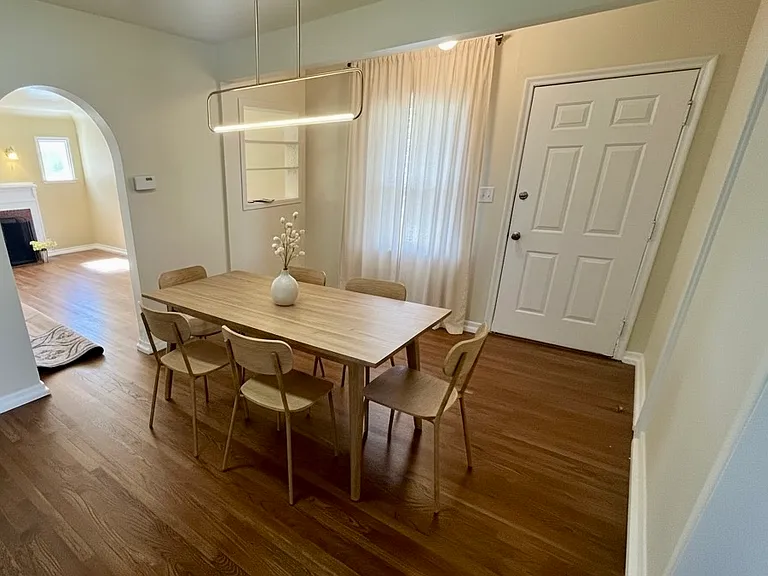485 E Taylor St — Photo 3