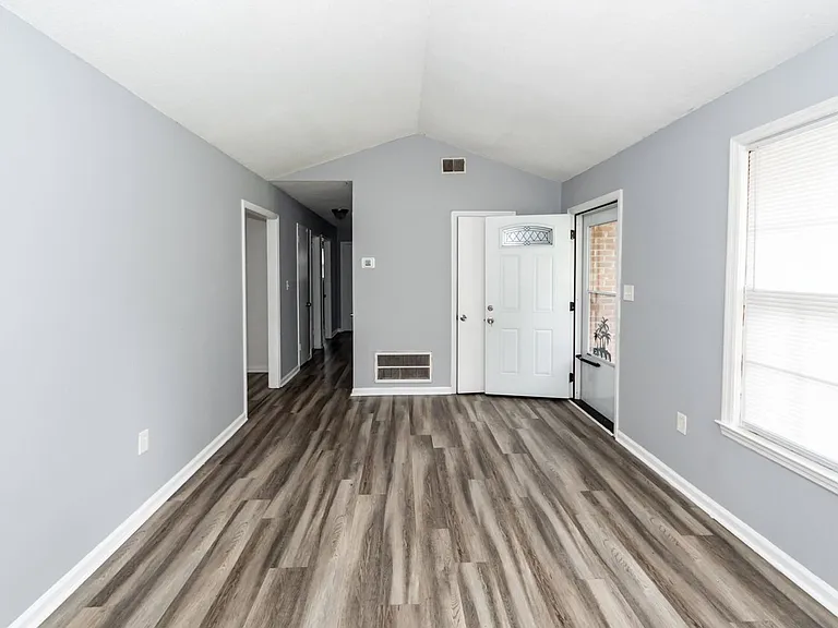 4446 Farmwood St — Photo 6