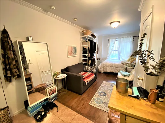 Rented by Douglas Elliman | media 15