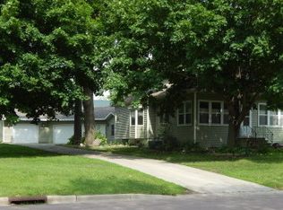 921 11th St N, Mountain Lake, MN 56159