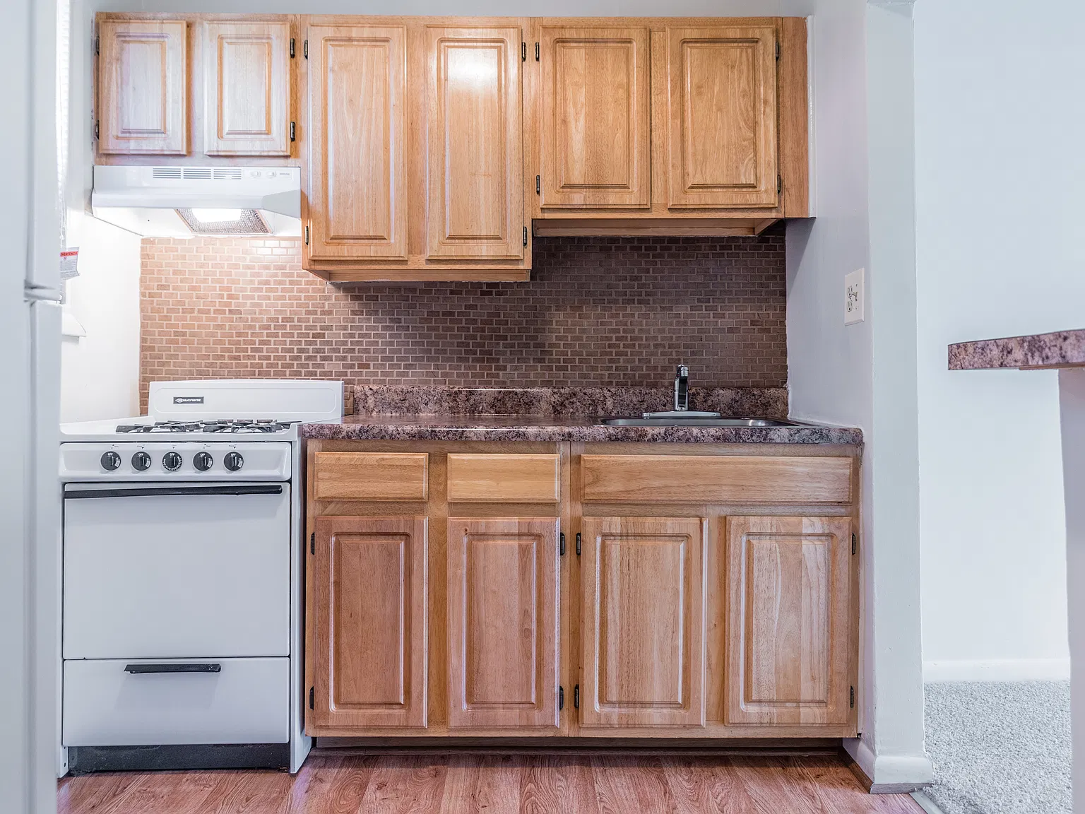 2 bed, 650 sqft, $1,279 — Photo 3