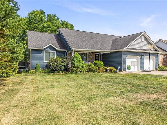 2nd image of 207 Eagle Landing Dr
