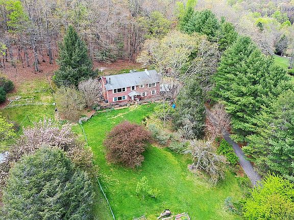 2nd image of 145 Windsong Hills Dr