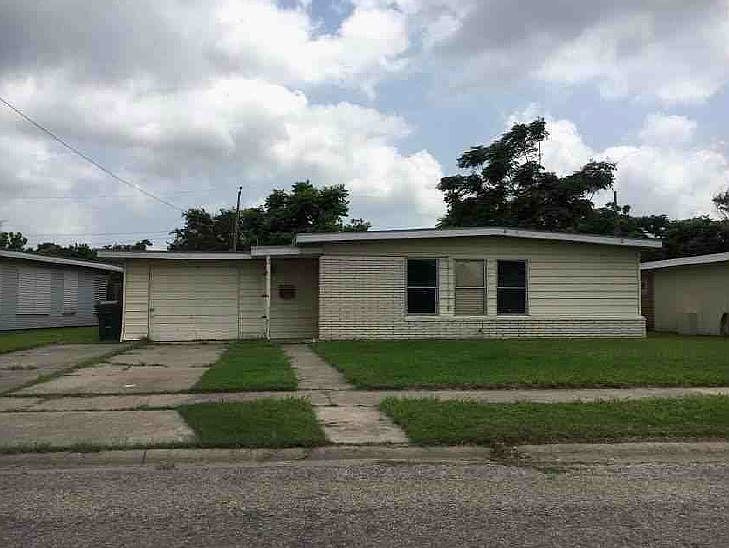 1st image of 3838 Marion St