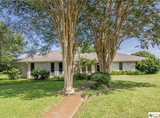 17 Twin Oak Dr, Victoria, TX 77905