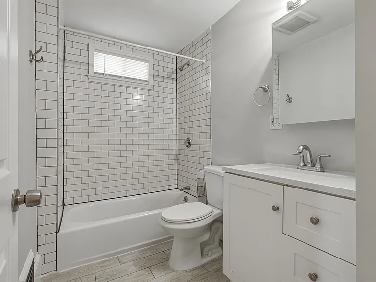 18 Peverell St #3 — Photo 10