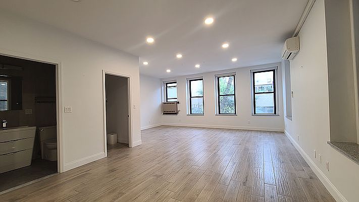 1st image of 117 Hester St #3