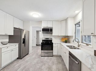 4100 Tonkawood Ln, Minnetonka, MN 55345