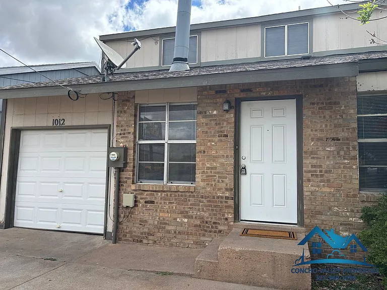 1012 Glenna St — Photo 1