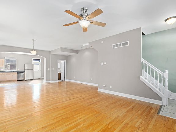4th image of 3128 Halliday Ave
