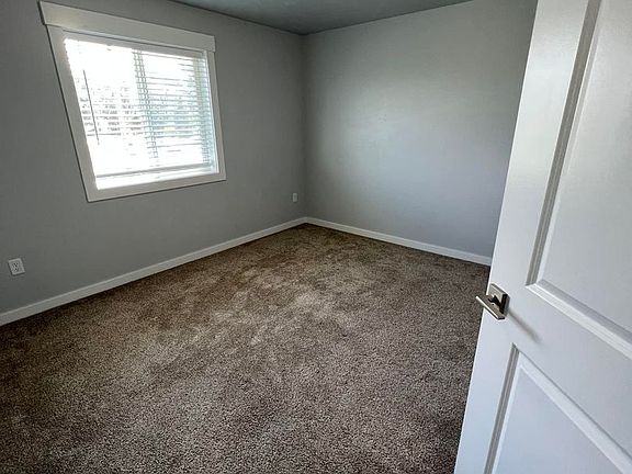 4th image of 1298 Sawtooth St APT D