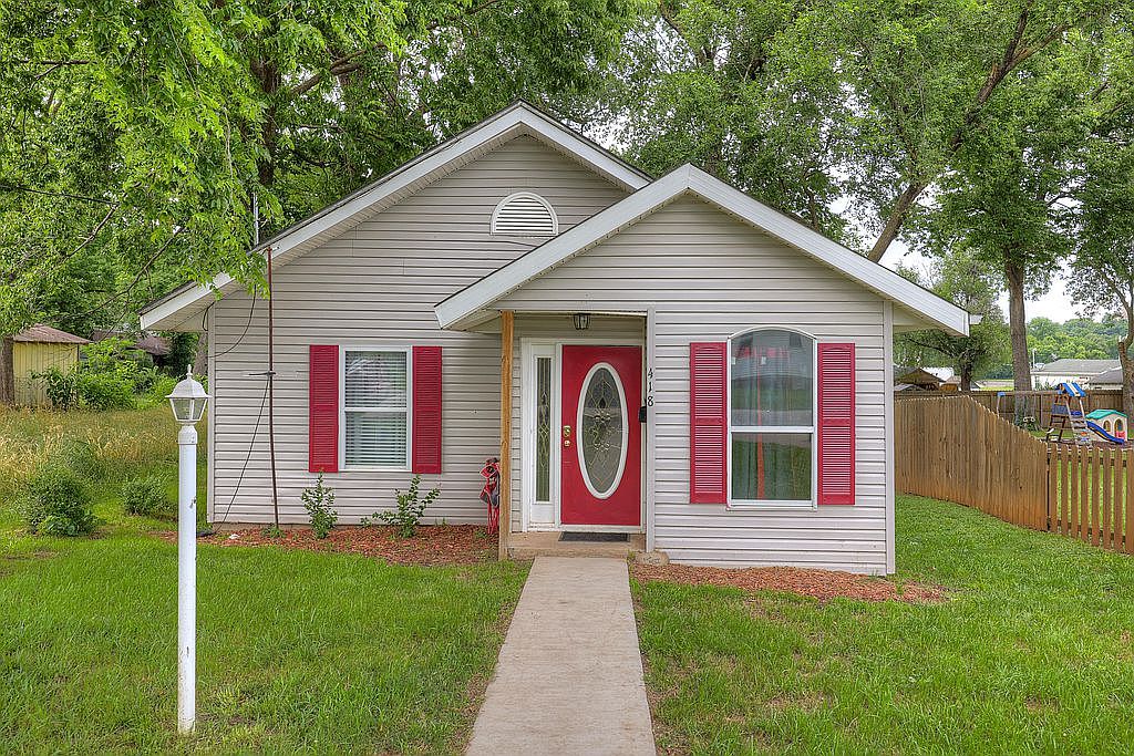 418 Baxter St, Neosho, MO 64850 Zillow
