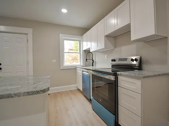 205 S Union St — Photo 8