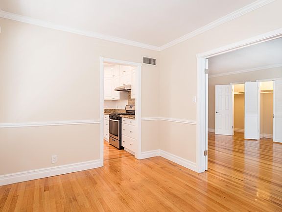 5th image of 11033 Ohio Ave