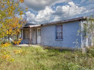 1304 John F Kennedy Dr, Crystal City, TX 78839