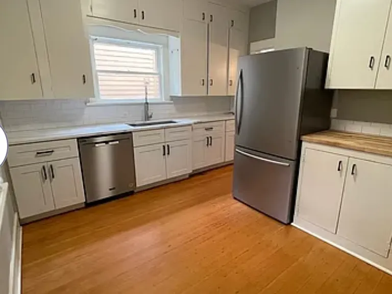 5004 SW View Point Ter — Photo 4