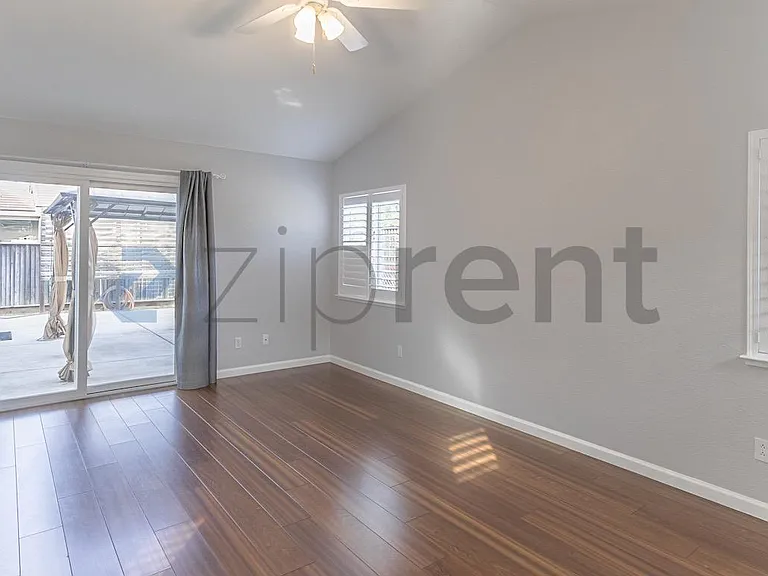 1465 Valley Glen Dr — Photo 21