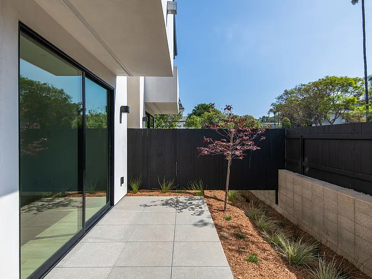 Luxury Living in the Heart of Downtown Encinitas — Photo 7