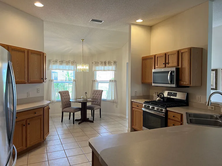2467 Ambler Cir — Photo 6