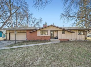 2958 Patton Rd, Roseville, MN 55113