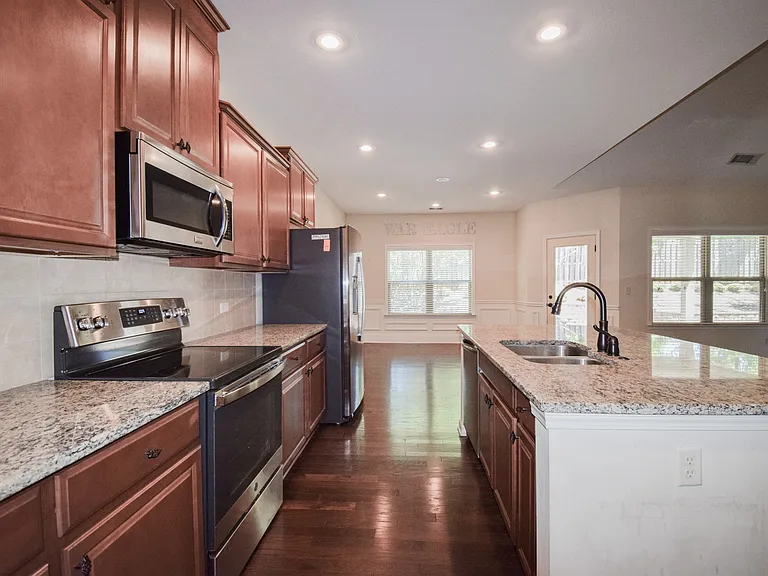 1369 Cloverbrook Cir — Photo 12