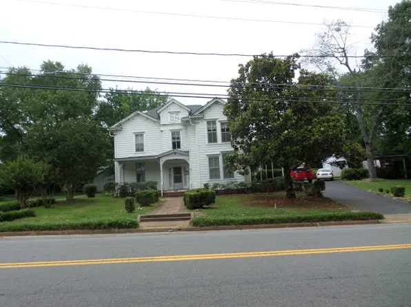 662 N Main St, Chase City, VA 23924