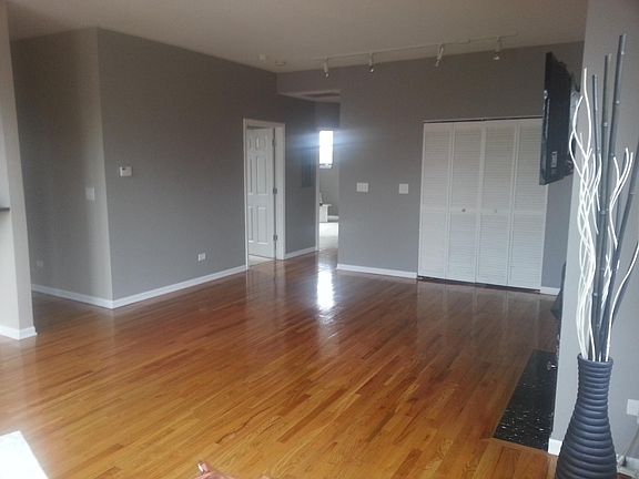 5th image of 4127 S Drexel Blvd APT 4E